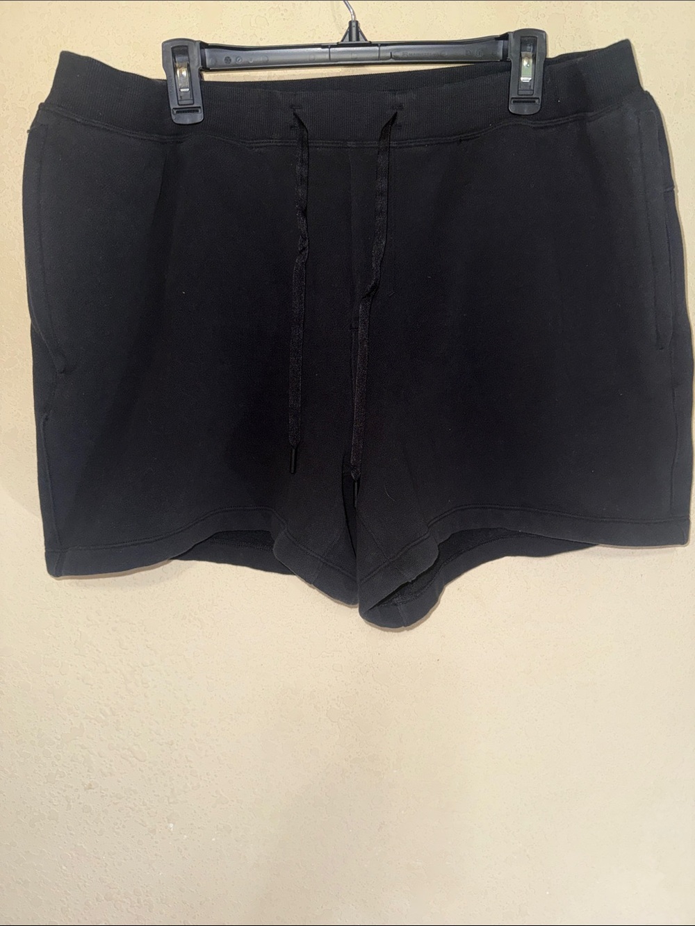 Lululemon Men’s steady state Black Drawstring Shorts - XXL
